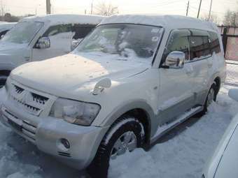 2003 Mitsubishi Pajero Images