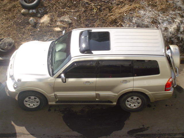 2004 Mitsubishi Pajero