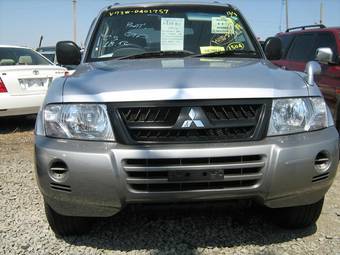 2004 Mitsubishi Pajero Photos