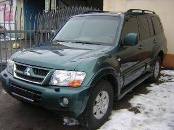 2004 Mitsubishi Pajero Pictures