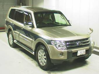 2007 Mitsubishi Pajero Pictures
