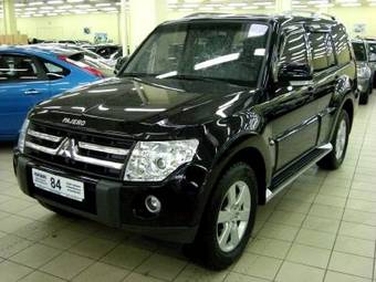 2007 Mitsubishi Pajero Photos