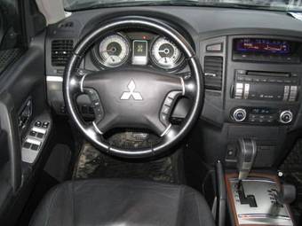 2007 Mitsubishi Pajero Pics
