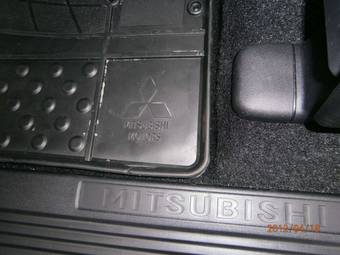 2011 Mitsubishi Pajero Pictures