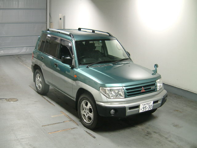 1999 Mitsubishi Pajero iO Images