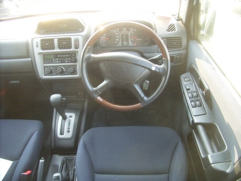 2000 Pajero IO