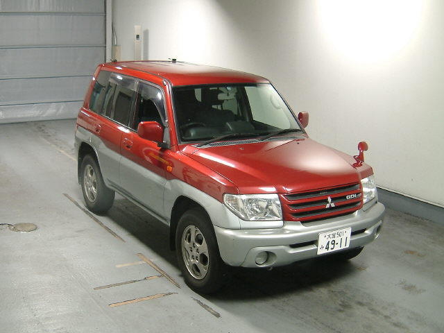 Mitsubishi Pajero Io. 2001 Mitsubishi Pajero IO