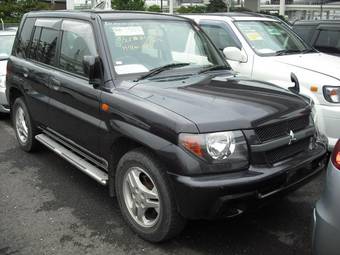 2002 Mitsubishi Pajero iO Pictures