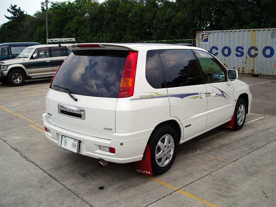 2000 Mitsubishi RVR Pictures