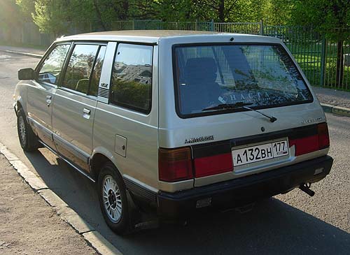 1989 Mitsubishi Space Wagon