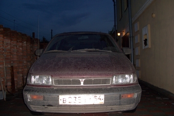 1992 Mitsubishi Space Wagon