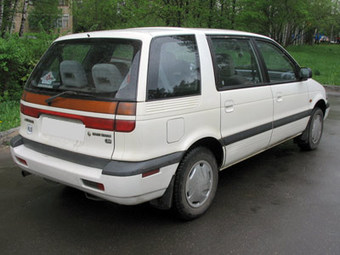 1992 Mitsubishi Space Wagon Pics