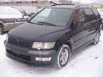 1999 Mitsubishi Space Wagon Wallpapers