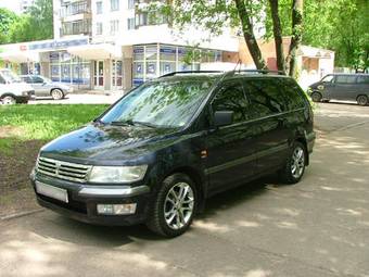 1999 Mitsubishi Space Wagon Pictures