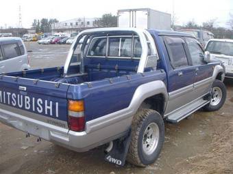 1997 Mitsubishi Strada Pics