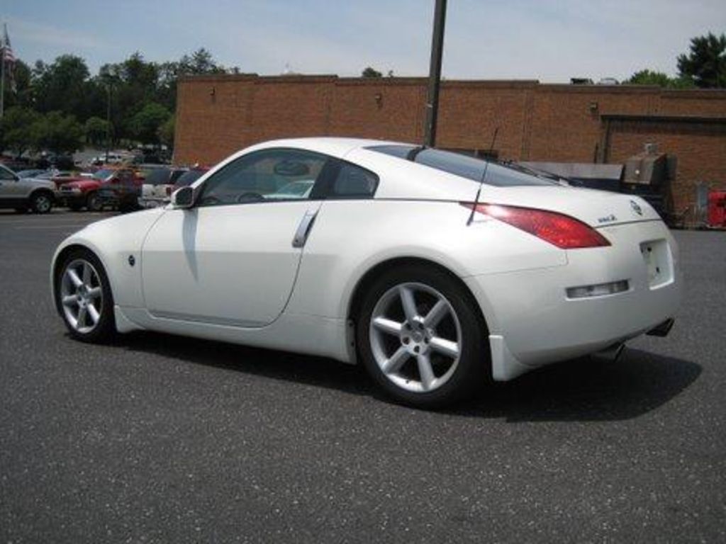 How much horsepower does a 2003 nissan 350z have