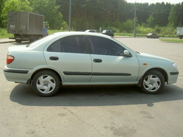2002 Nissan Almera