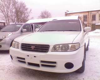1999 Nissan Avenir Salut Pictures