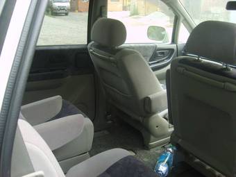 1999 Nissan Bassara Pictures