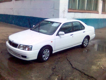 1998 Nissan Bluebird