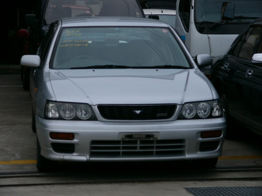 1999 Nissan Bluebird Pictures