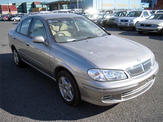 2002 Nissan Bluebird Sylphy Images