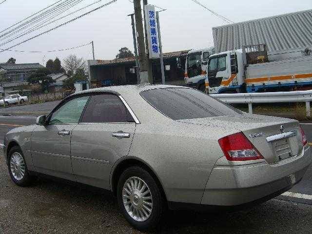 2004 Nissan Cedric