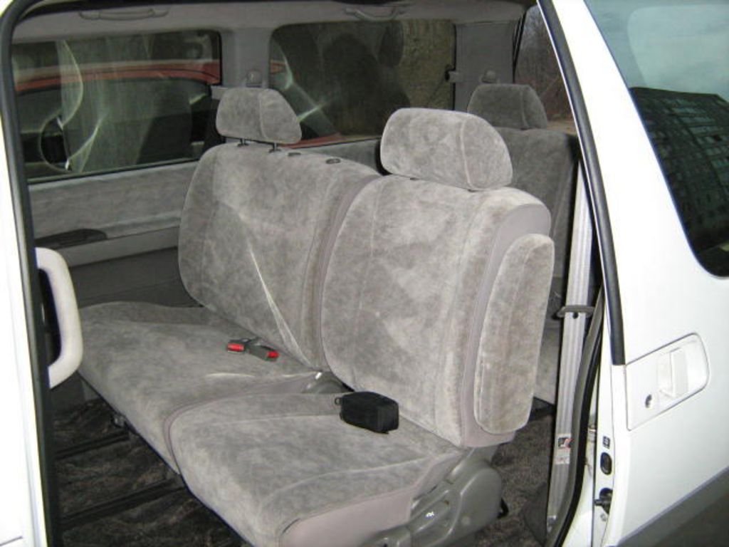 Used 1998 Nissan Elgrand Pictures