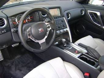 2009 Nissan GT-R Images