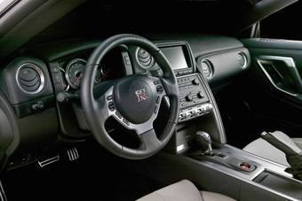 2009 Nissan GT-R Photos