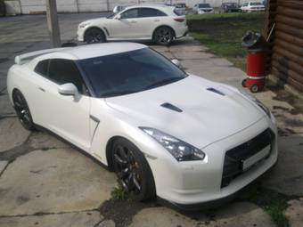 2010 Nissan GT-R Pictures