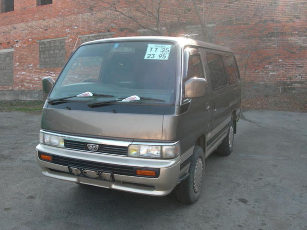 Nissan urvan homy van #4