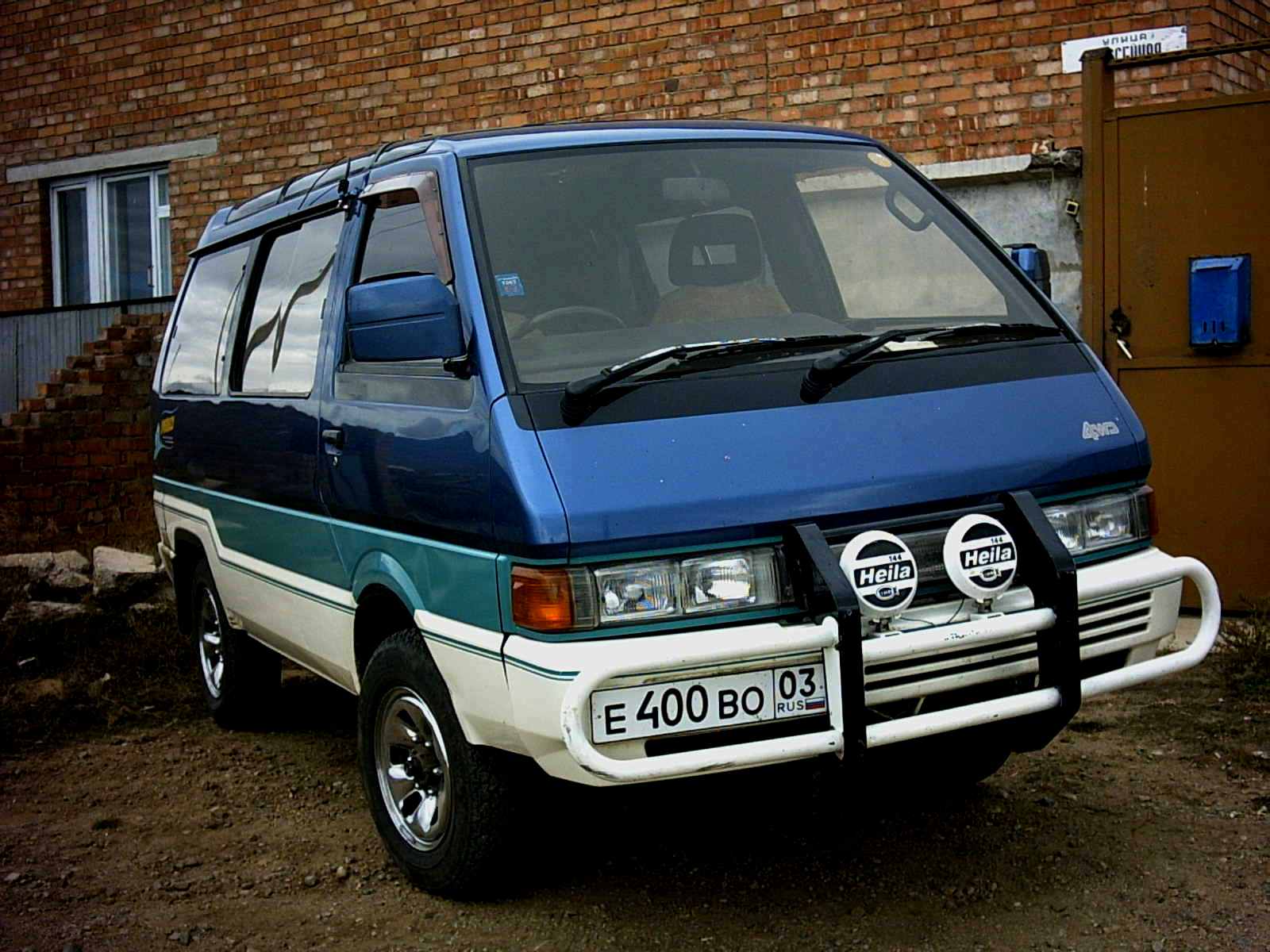 1990 Nissan Largo