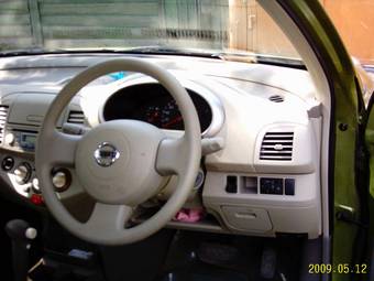 2002 Nissan March Pictures