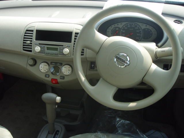 2005 Nissan March