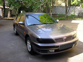 1997 Nissan Maxima Pictures