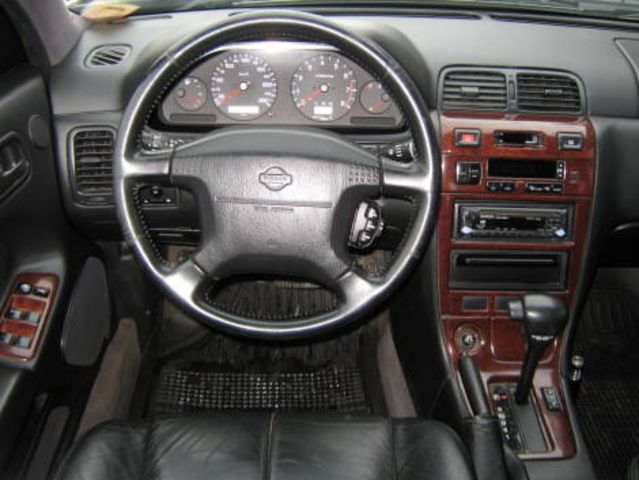2000 Nissan Maxima