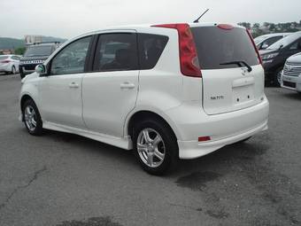 2011 Nissan Note Images