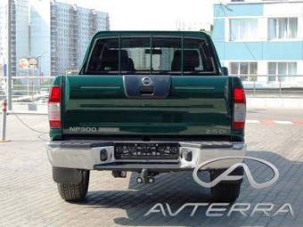 2008 Nissan NP300 Pictures