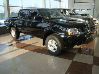 2009 Nissan NP300 Pictures