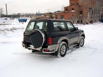 1998 Nissan Patrol Photos