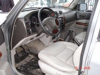 2003 Nissan Patrol Pictures