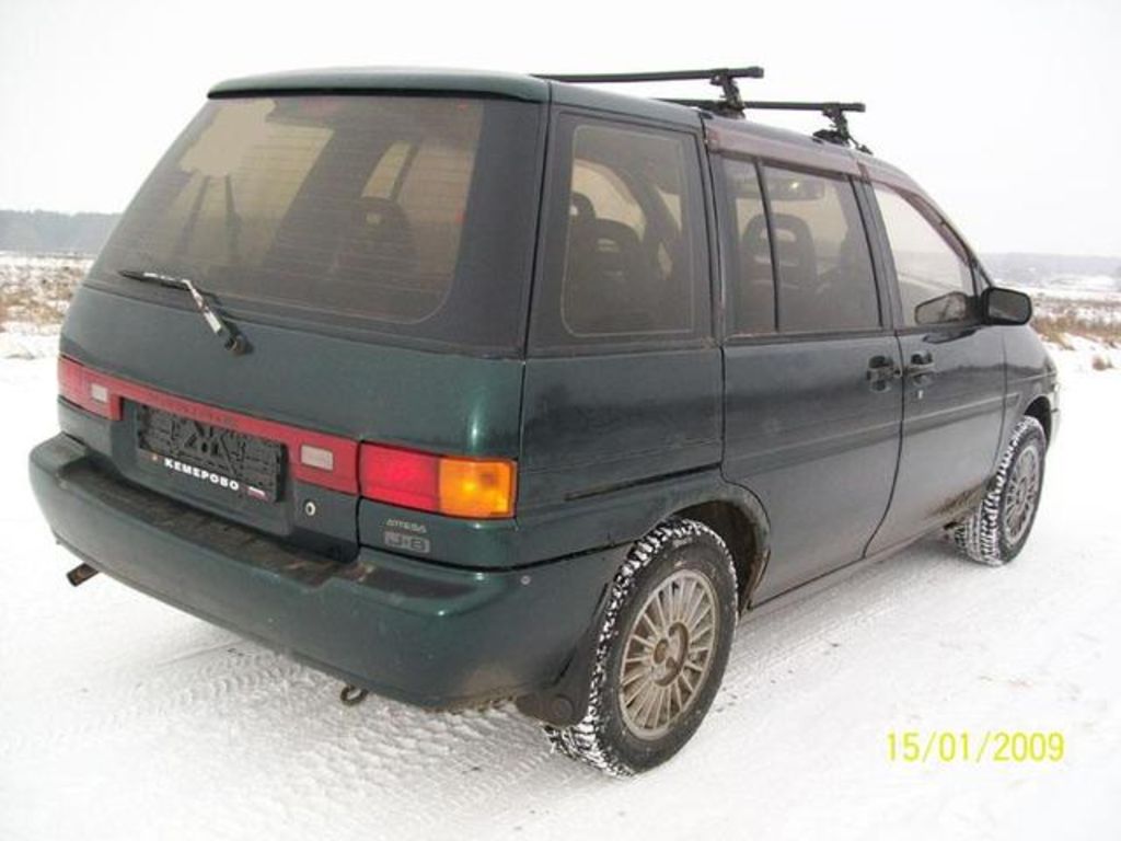 1993 Nissan Prairie. ? Is this a Interier?