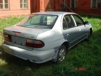 2000 Nissan Pulsar Pictures