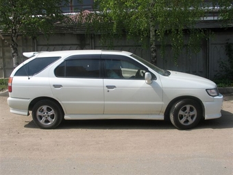 2000 Nissan R~nessa
