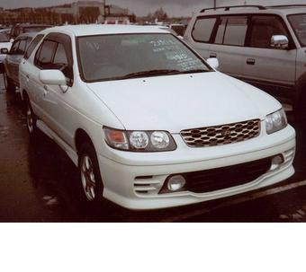2001 Nissan R~nessa
