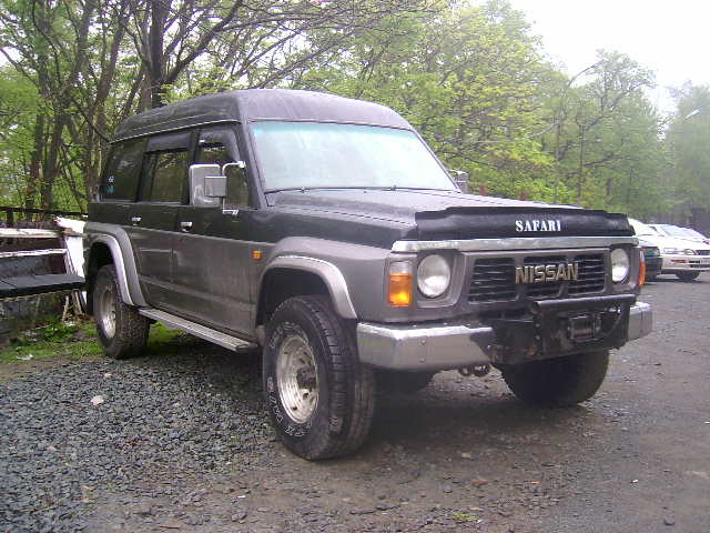 Nissan patrol safari 1990
