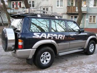 1999 Nissan Safari Pictures
