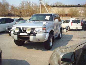 2000 Nissan Safari Images