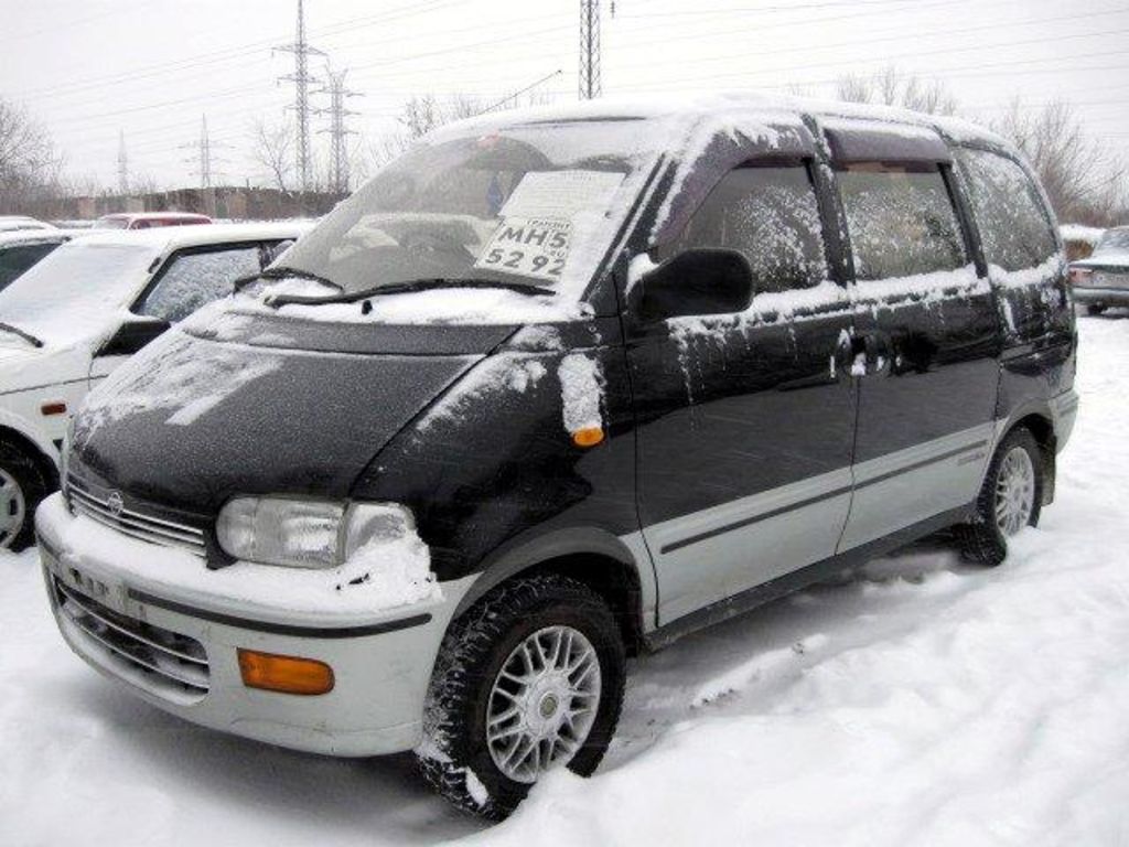 1992 Nissan serena #5